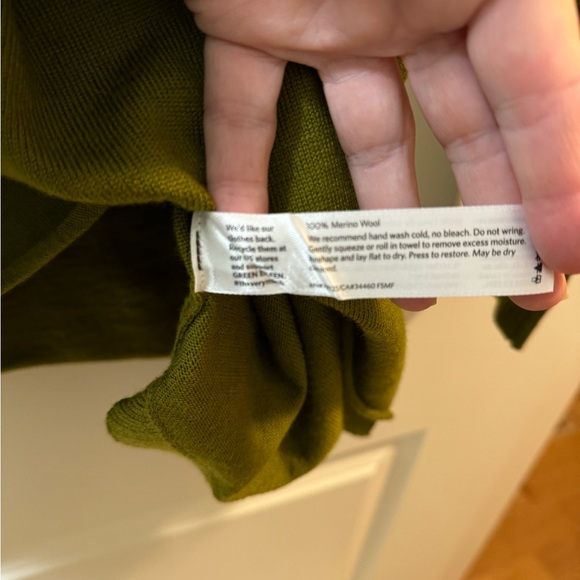 Stunning EF Sweater - Picture 9 of 11